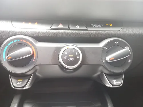 Kia Stonic 1.0 Vibrant MT HIBRIDO