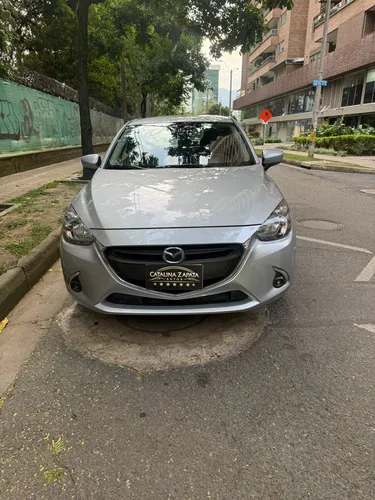 Mazda 2 Touring automatico
