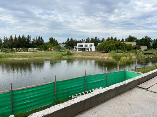 Imagen 3 de 3 de Venta De Casa A La Laguna, En Principado De San Vicente