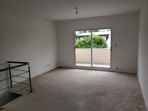 Triplex De 5 Ambientes A Estrenar Ubicado En El Barrio De Florida Oeste