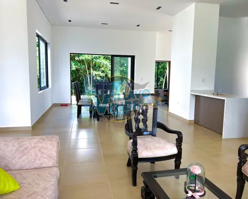 Hermosa Casa Campestre Con Reserva En Venta De Un Solo Nivel, Restrepo