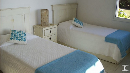 Casa En Venta De 3 Dormitorios En Club De Mar