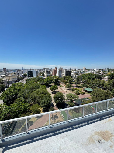 Lote / Terreno En Venta Frente A Plaza Jeronimo Del Barco, Rinde 1260 M2
