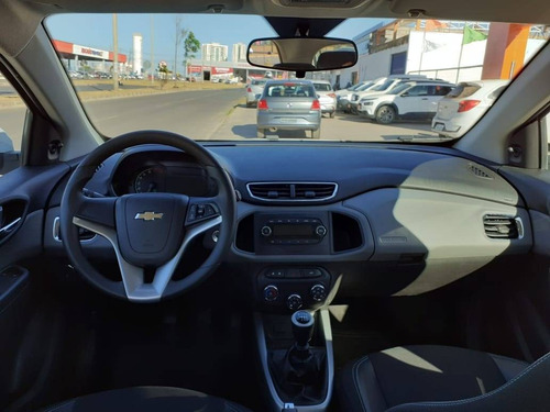 Imagem 4 de 9 de Chevrolet Onix 1.0 Mpfi Lt 8v Flex 4p Manual
