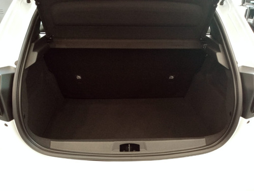 Imagen 9 de 15 de Peugeot Nuevo 208 Feline Tiptronic