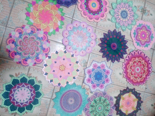 Mandalas Coloreados De Papel 17 Cm Geometricos 17 Estampas (Usado)