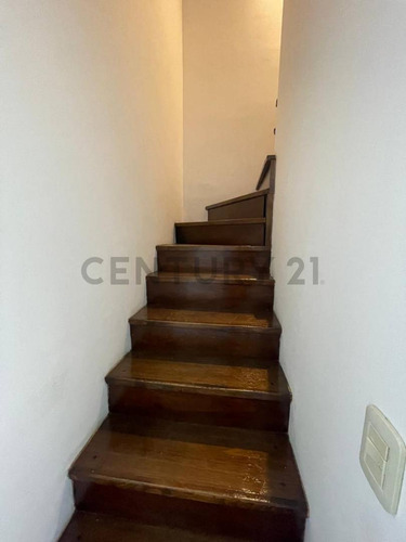 Venta Casa Tipo Duplex 3 Ambientes Ituzaingo Norte Con Entrepiso En Tercer Piso