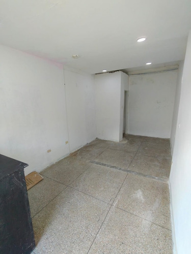 Alquiler Local Comercial A Pie De Calle Av Tosta Garcia Charallave