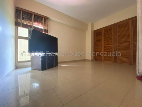 Excelente Apartamento En Alquiler En Lomas De Prados Del Este. #25-16800
