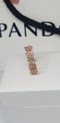 Anillo pandora campo de margaritas sale