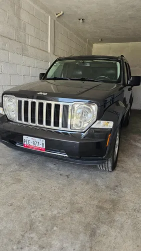 Jeep Liberty Limited Base Piel 4x2 Mt