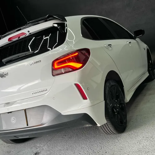 Chevrolet Onix 1.0T Premier Hatch At