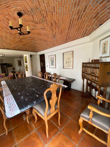 Casa Estilo Mexicano Contemporáneo En Jardines En La Montaña