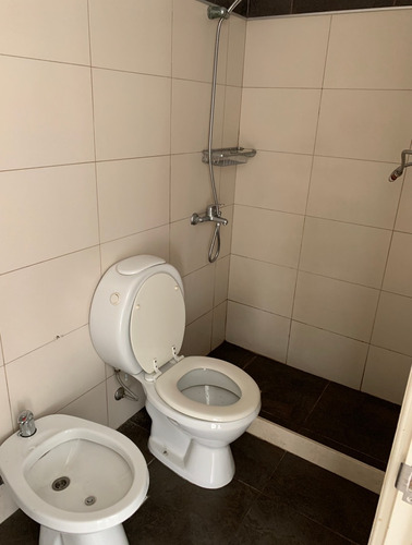 Apartamento De Un Dormitorio En Alquiler , Muy Luminoso