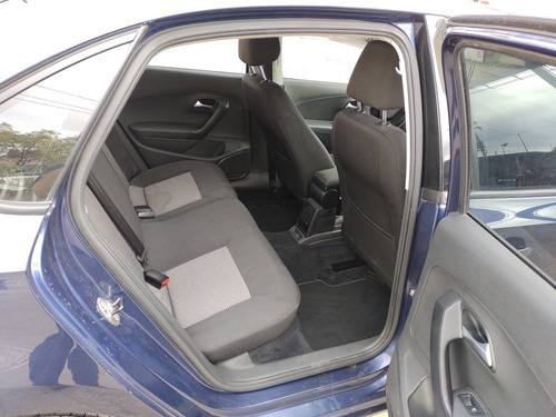 Imagen 5 de 10 de Volkswagen Vento 2016 1.6 Confortline At