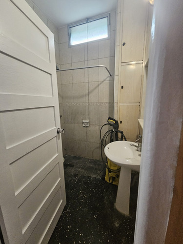 Planta Baja, Un Dormitorio, Escritorio, Pequeño Patio
