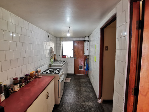 Casa En Chorrillos, 4 Dormitorios 2 Baños