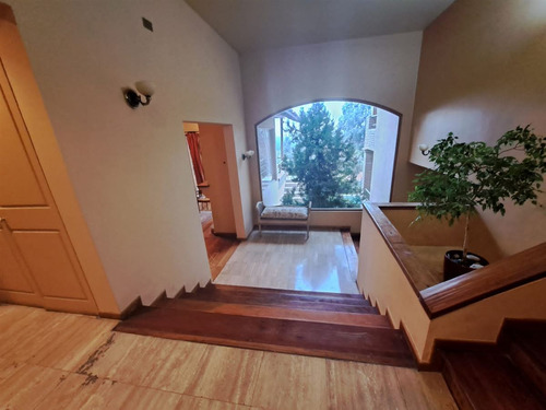 Casa En Venta De 4 Dorm. En Las Condes