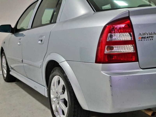 Imagem 8 de 14 de Chevrolet Astra Sedan Advantage 2.0 Flex