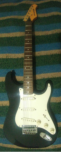 Guitarra Eléctrica Hyundai Stratocaster