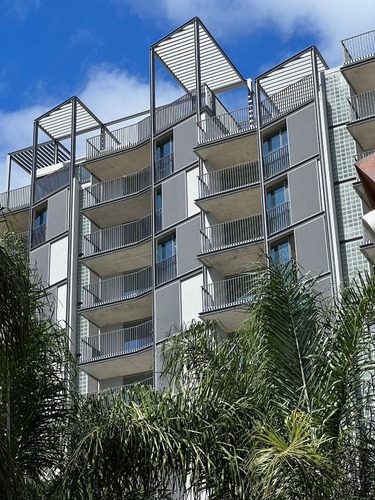 Imagen 17 de 18 de Venta Apartamento 2 Dormitorios Y Escritorio Ciudad Vieja Alma Duc