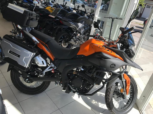 Imagen 2 de 10 de Corven Triax Touring 250