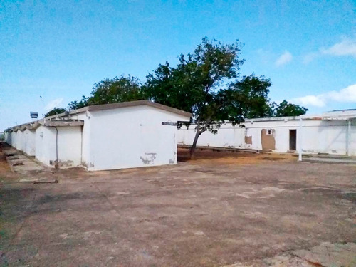 Imagen 6 de 8 de Terreno Con Bienhechuria Ideal Para Hotel Sector Muaco De La Vela De Coro #22-18340 04146954944
