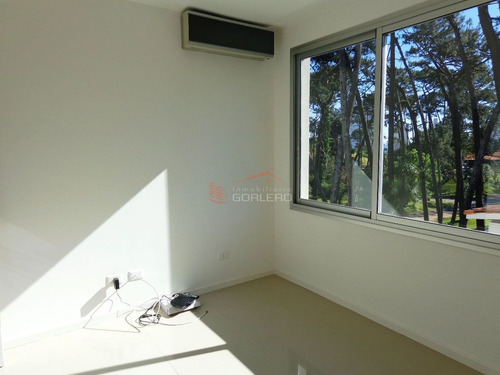 Imagen 17 de 30 de Venta De Apartamento En Mansa, Punta Del Este - Sin Muebles