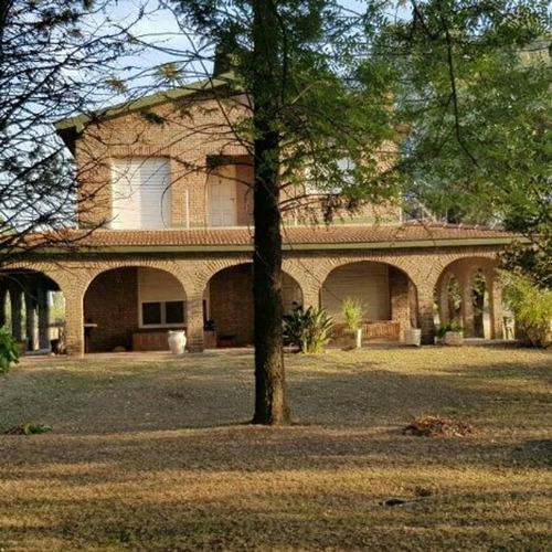 Campo En Venta - 80.000mts2 - 5 Dormitorios 3 Baños - Cocheras - Lomas De Fátima