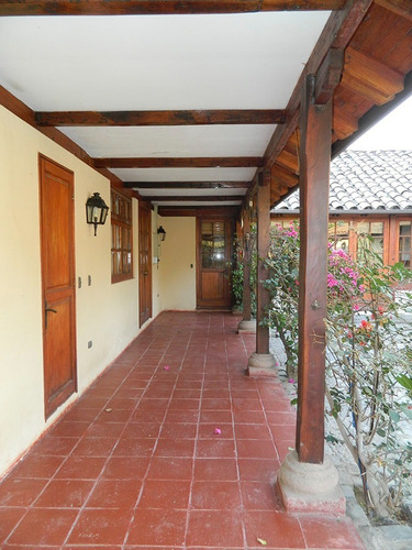 Imagen 14 de 24 de Gran Casa Con Jardín Formado En Calera De Tango