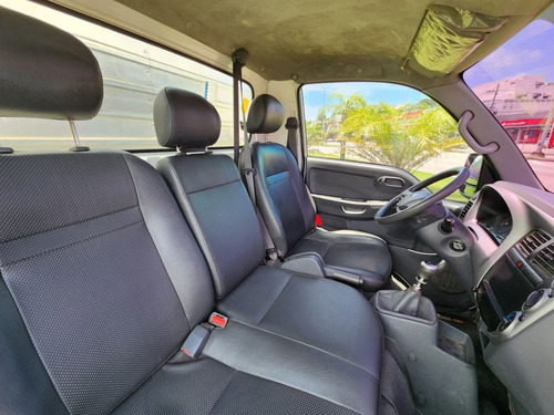 Kia Bongo 2.5 Std 4x2 Rs Turbo S/ Carroceria 2p