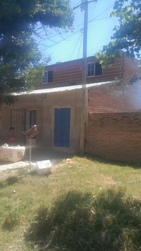 Casa Y Departamento, Adelina Oeste