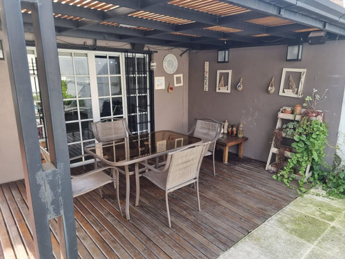 Venta Casa 5 Ambientes En Banfield Este