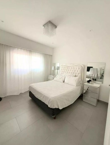 Av Juan B Justo 4000 Villa Crespo 4amb U$160.000