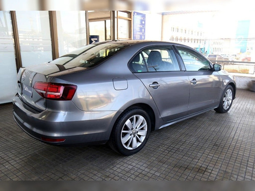 Volkswagen Bora 2.0 TDI ADVANCE DIESEL 4X2 AT 4P