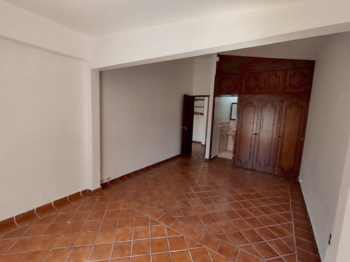 Casa En Un Solo Nivel En Venta En Jardines De Satelite, Cuernavaca Morelos.