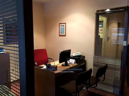 Venta Espectacular Ofician En Ciudad Vieja, Con Gge. Napole