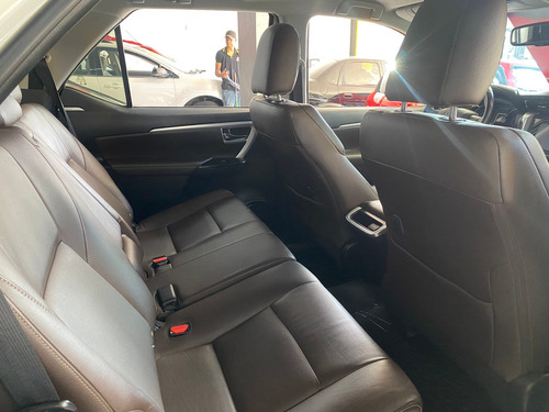 Toyota Hilux SW4 4.0 SRX 4X4 7 LUGARES V6 24V GASOLINA 4P AUTOMÁTICO