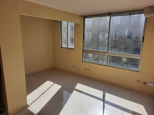 Depto En Arriendo De 1 Dorm Y Amplio Living-comedor En Stgo