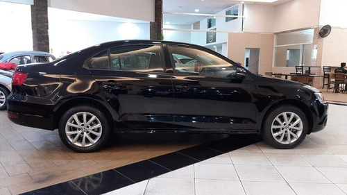 Imagem 3 de 15 de Volkswagen Jetta 2.0 Comfortline 120cv 2014