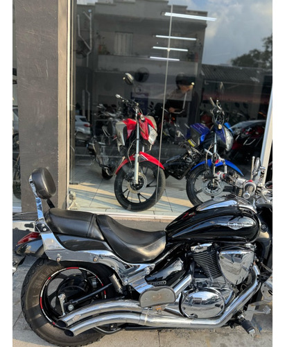 Suzuki Boulevard M800