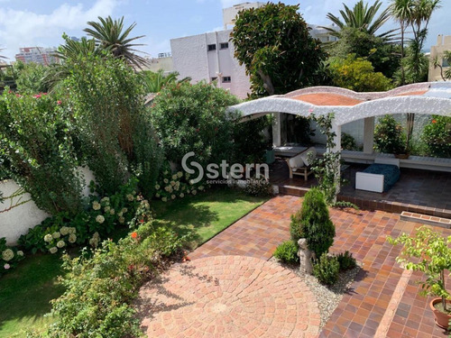 Venta Casa 3 Dormitorios, Peninsula-faro, Punta Del Este- Ref: 1895