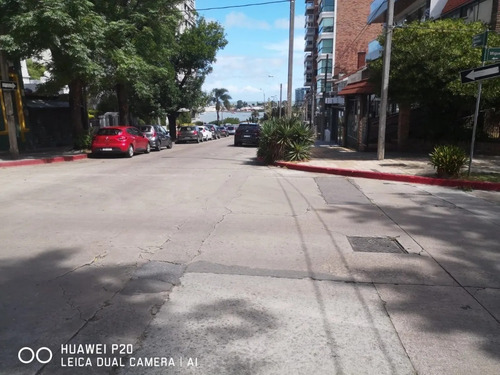 Imagen 2 de 14 de Casi Rbla. Meliton Gonzalez 1217 M2 123 Arrendado $ 21.500