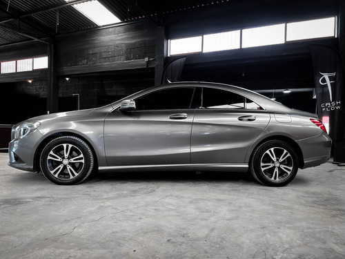 Mercedes-Benz Clase CLA 1.6 180 Cgi Mt