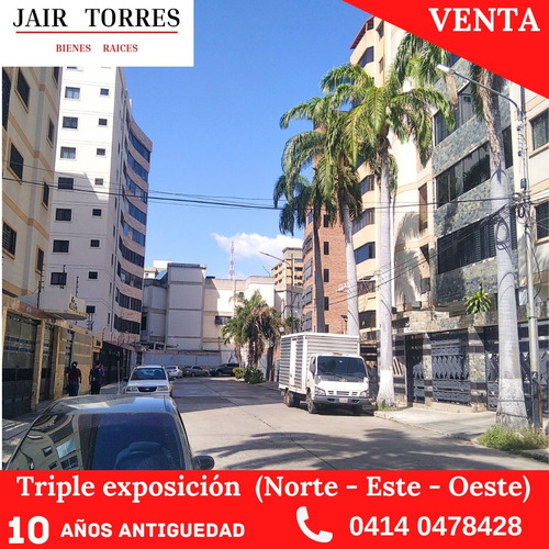 Apartamento En Gris Urbanizacion San Isidro
