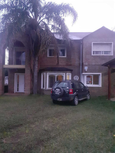 Imagen 2 de 10 de Alquiler Temporario Funes Importante Casa De 3 Dormitorios