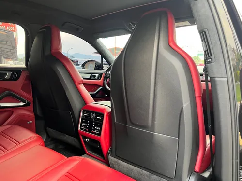 Porsche Cayenne coupé 4.0 v8 turbo at