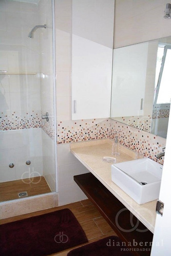 Imagen 11 de 16 de Moderna Casa A Pasos De Playa Mansa