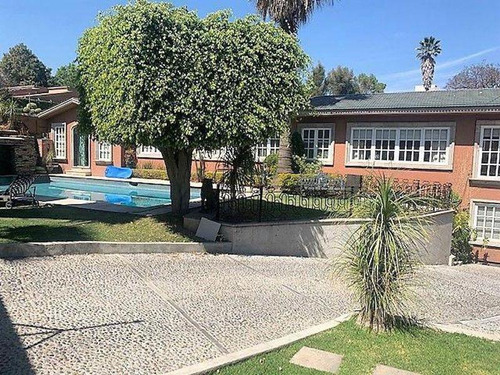 Casa En Venta En Jardines Del Pedregal Con Alberca Seguridad