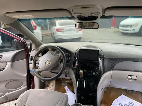 Toyota Sienna Le 2004